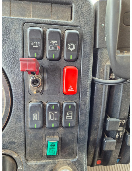 Abschleppwagen Mercedes-Benz SK 1420 afzetbak.kraan.lier... Bergingswagen: das Bild 14