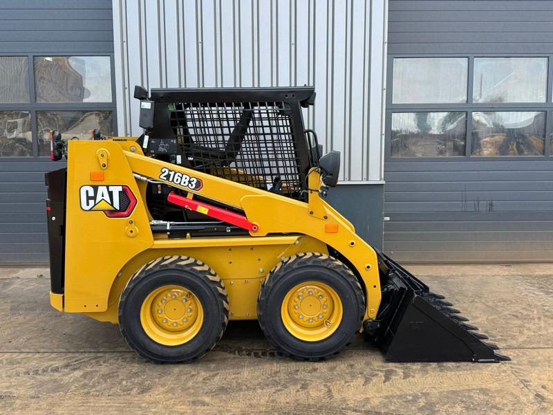 Caterpillar 216B3 - Lader: das Bild 4 Caterpillar 216B3 - Lader: das Bild 4
