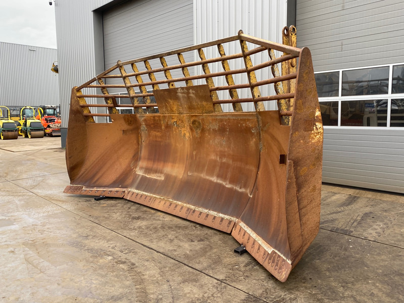 Caterpillar D9U Blade - Planierschild: das Bild 1 Caterpillar D9U Blade - Planierschild: das Bild 1
