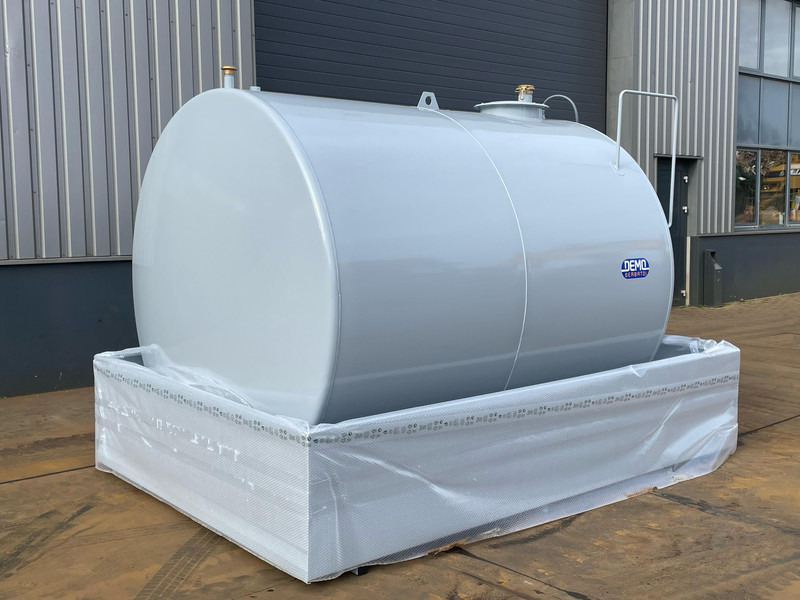 Emiliana Serbatoi TF9/50 9000Ltr fuel tank - PKW: das Bild 3 Emiliana Serbatoi TF9/50 9000Ltr fuel tank - PKW: das Bild 3