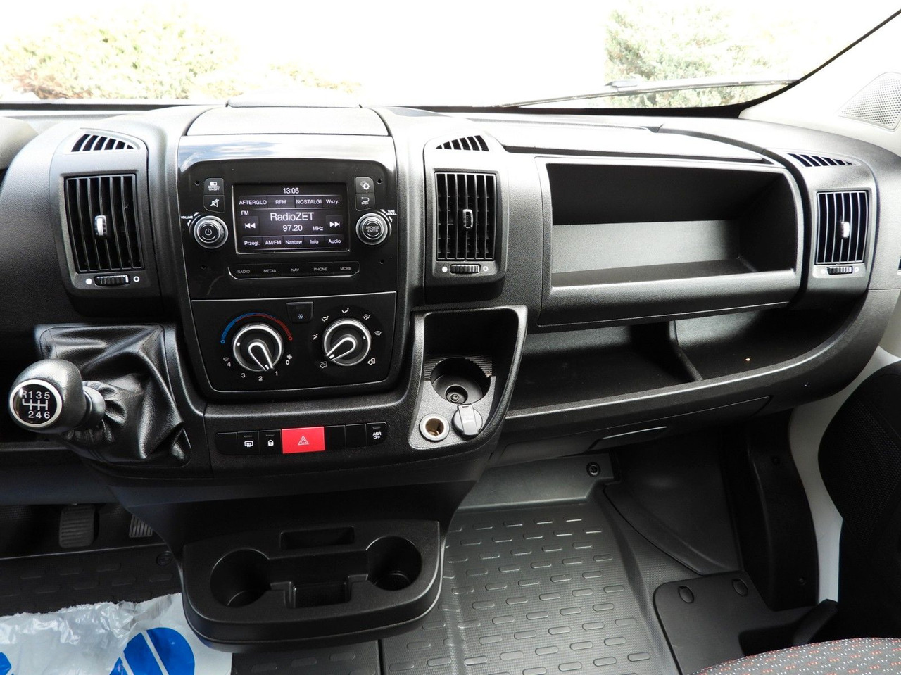 Koffer Transporter Citroën JUMPER KOFFER AUFZUG 8 PALETTEN TEMPOMAT NAVI Citroën JUMPER KOFFER AUFZUG 8 PALETTEN TEMPOMAT NAVI: das Bild 25