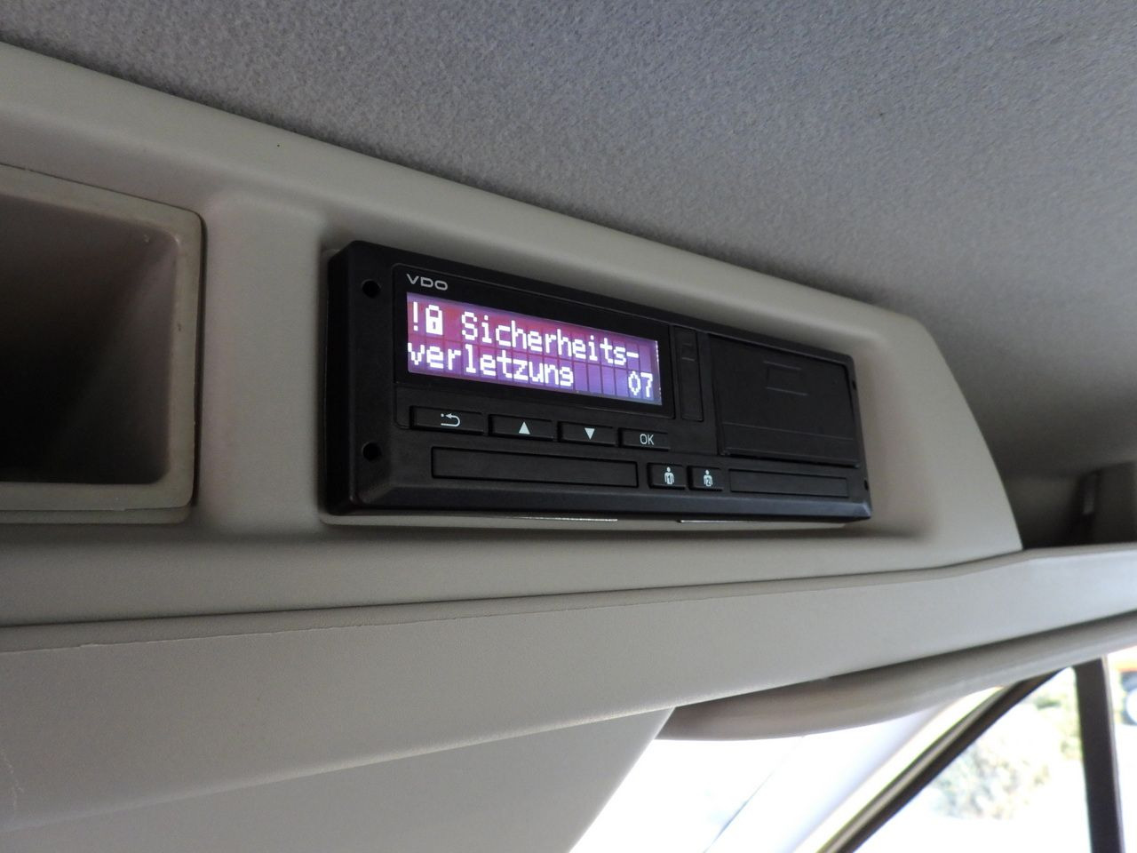 FORD TRANSIT 4x4 STAKE BODY DOUBLE CABIN DOKA 6 SEATS CRUISE CONTROL LED LIGHTS AIR CONDITIONING 170HP - Transporter mit Doppelkabine: das Bild 5 FORD TRANSIT 4x4 STAKE BODY DOUBLE CABIN DOKA 6 SEATS CRUISE CONTROL LED LIGHTS AIR CONDITIONING 170HP - Transporter mit Doppelkabine: das Bild 5