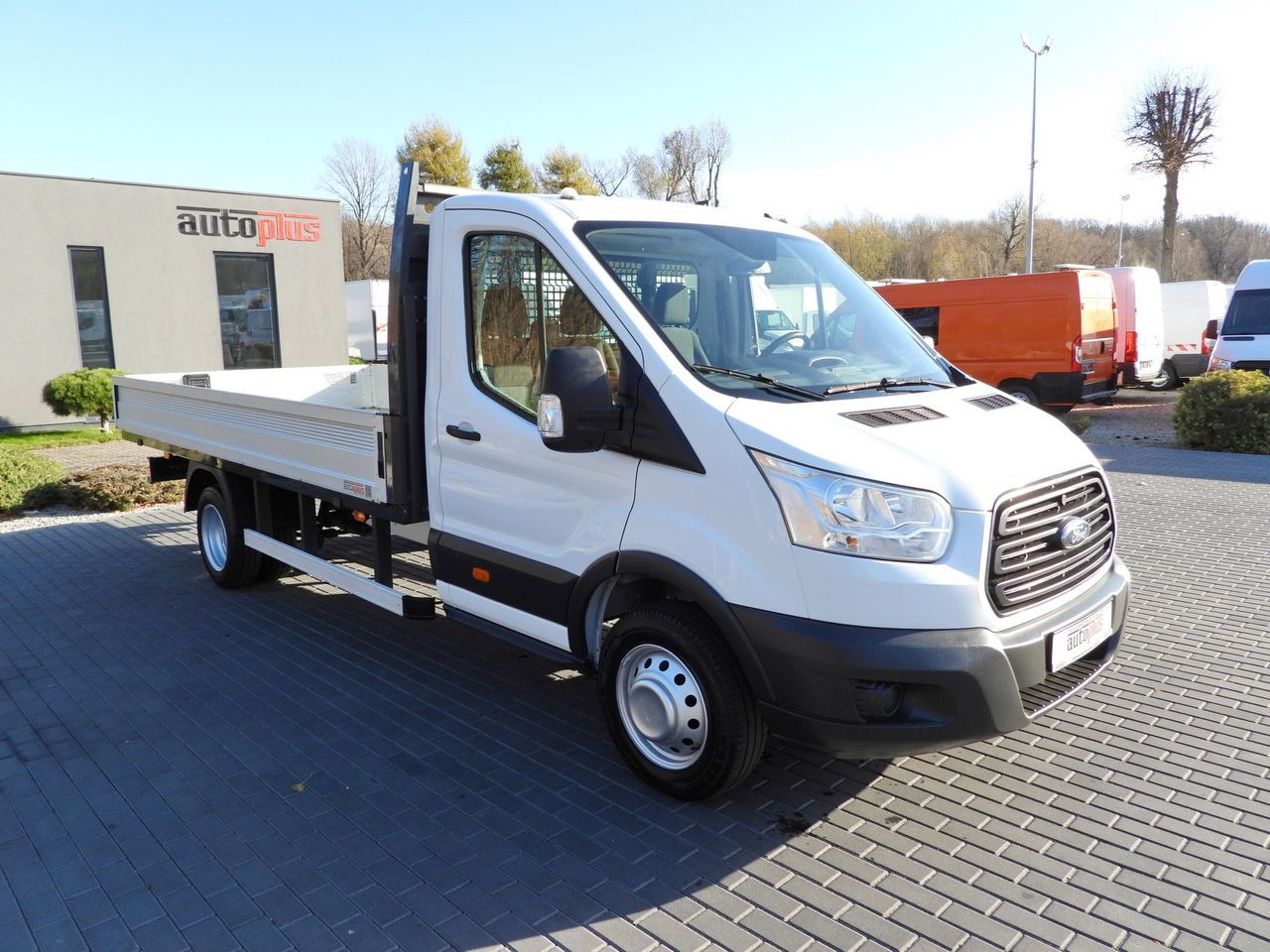 FORD TRANSIT STAKE BODY 8 PALLETS TWIN WHEELS AIR CONDITIONING 155HP - Pritsche Transporter: das Bild 4 FORD TRANSIT STAKE BODY 8 PALLETS TWIN WHEELS AIR CONDITIONING 155HP - Pritsche Transporter: das Bild 4