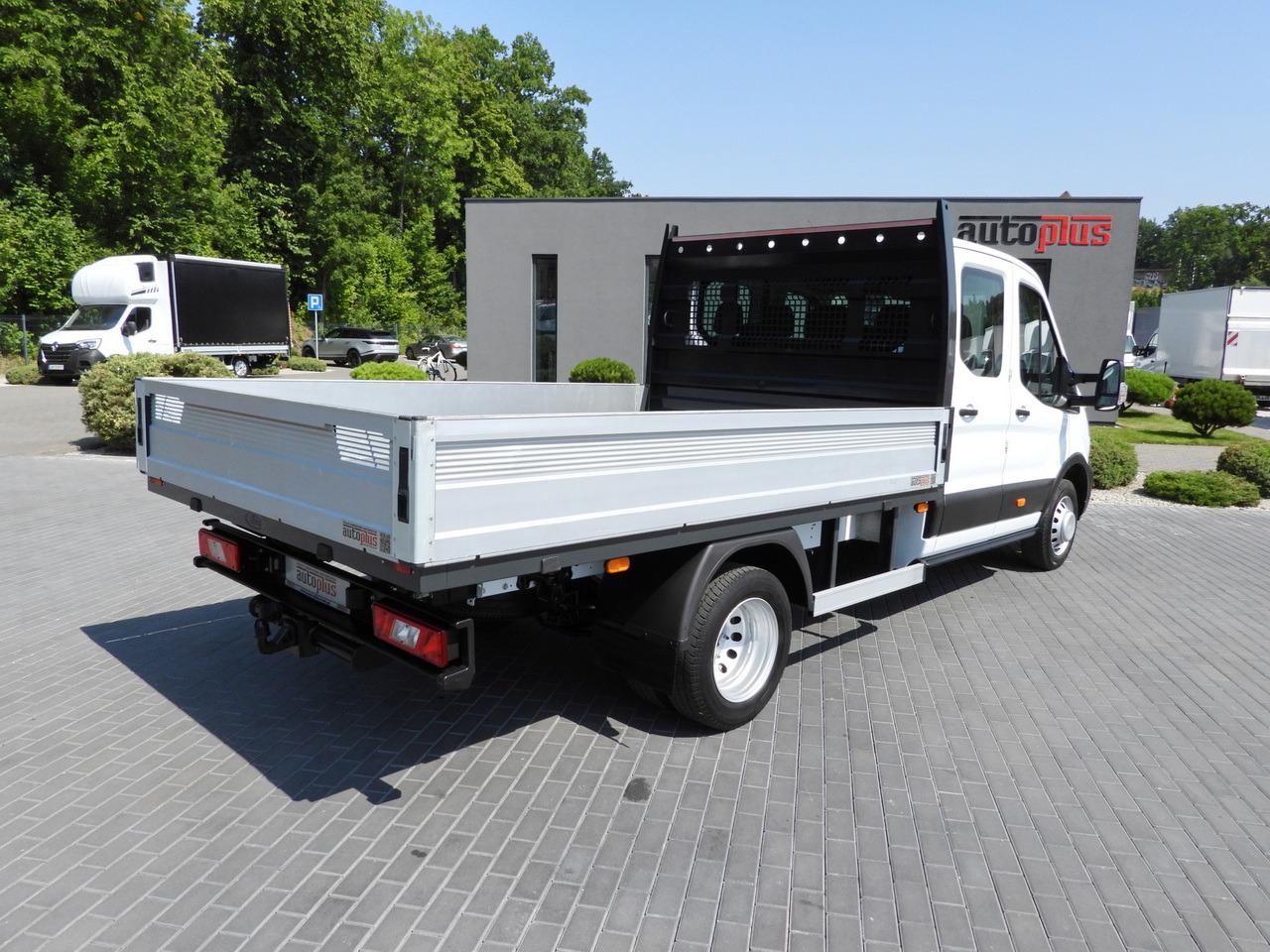 FORD TRANSIT STAKE BODY DOUBLE CABIN DOKA 7 SEATS TWIN WHEELS AIR CONDITIONING 130HP - Pritsche Transporter: das Bild 3 FORD TRANSIT STAKE BODY DOUBLE CABIN DOKA 7 SEATS TWIN WHEELS AIR CONDITIONING 130HP - Pritsche Transporter: das Bild 3