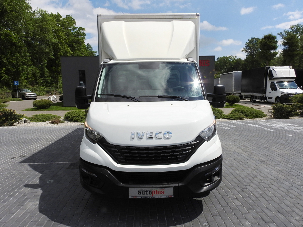 IVECO DAILY 35S14 8 PALLETS CRUISE CONTROL TWIN WHEELS AIR CONDITIONING 140HP - Koffer Transporter: das Bild 5 IVECO DAILY 35S14 8 PALLETS CRUISE CONTROL TWIN WHEELS AIR CONDITIONING 140HP - Koffer Transporter: das Bild 5