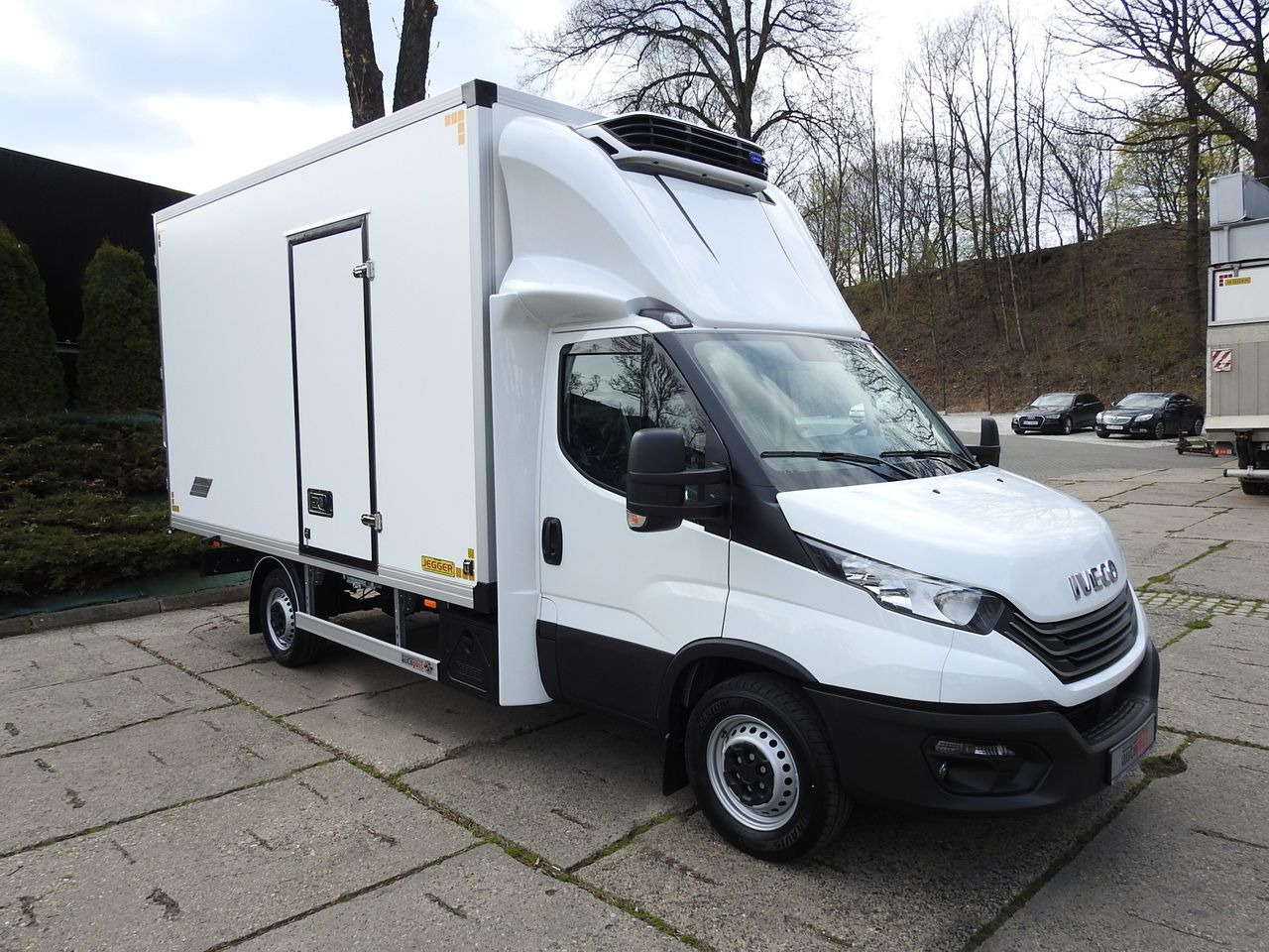 IVECO DAILY 35S16 NEW REGRIGERATOR BOX -10*C 8 PALLETS HEATING FUNCTION POWER SUPPLY 230V CRUISE CONTROL AIR CONDITIONING 160HP - Kühltransporter: das Bild 4 IVECO DAILY 35S16 NEW REGRIGERATOR BOX -10*C 8 PALLETS HEATING FUNCTION POWER SUPPLY 230V CRUISE CONTROL AIR CONDITIONING 160HP - Kühltransporter: das Bild 4