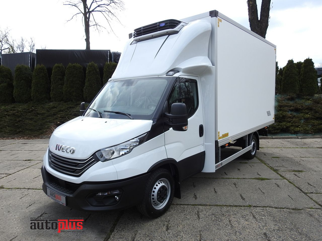 IVECO DAILY 35S16 NEW REGRIGERATOR BOX -10*C 8 PALLETS HEATING FUNCTION POWER SUPPLY 230V CRUISE CONTROL AIR CONDITIONING 160HP - Kühltransporter: das Bild 1 IVECO DAILY 35S16 NEW REGRIGERATOR BOX -10*C 8 PALLETS HEATING FUNCTION POWER SUPPLY 230V CRUISE CONTROL AIR CONDITIONING 160HP - Kühltransporter: das Bild 1