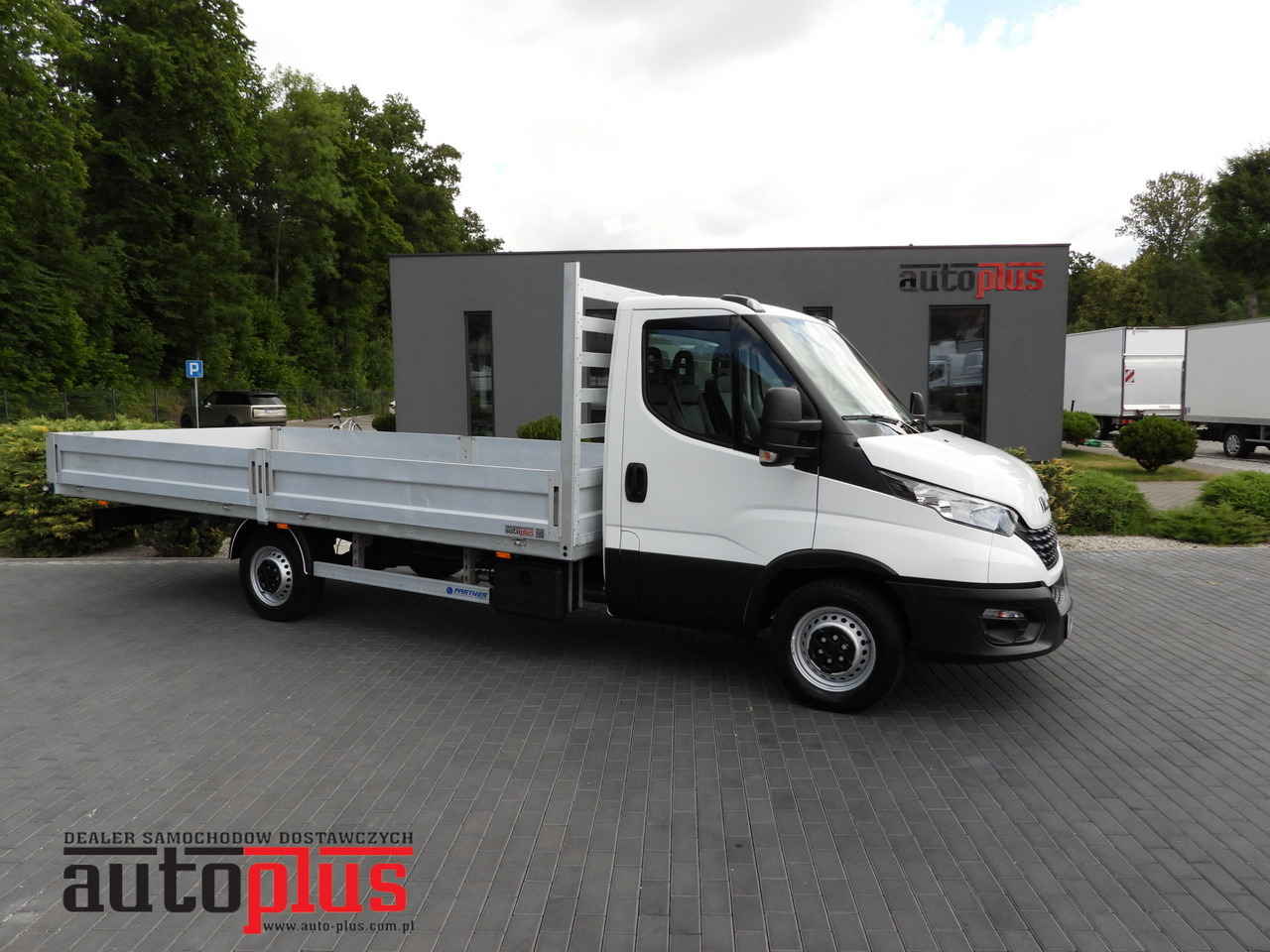 IVECO DAILY 35S16 STAKE BODY 10 PALLETS CRUISE CONTROL AIR CONDITIONING 160HP - Pritsche Transporter: das Bild 1 IVECO DAILY 35S16 STAKE BODY 10 PALLETS CRUISE CONTROL AIR CONDITIONING 160HP - Pritsche Transporter: das Bild 1