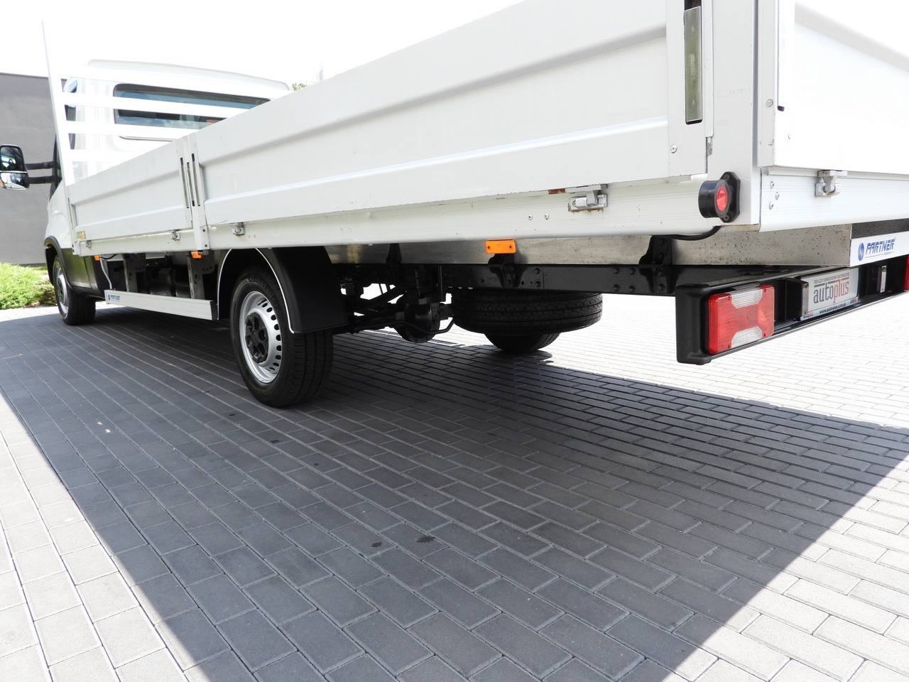 Pritsche Transporter IVECO DAILY 35S16 STAKE BODY 10 PALLETS CRUISE CONTROL AIR CONDITIONING 160HP: das Bild 15 Pritsche Transporter IVECO DAILY 35S16 STAKE BODY 10 PALLETS CRUISE CONTROL AIR CONDITIONING 160HP: das Bild 15