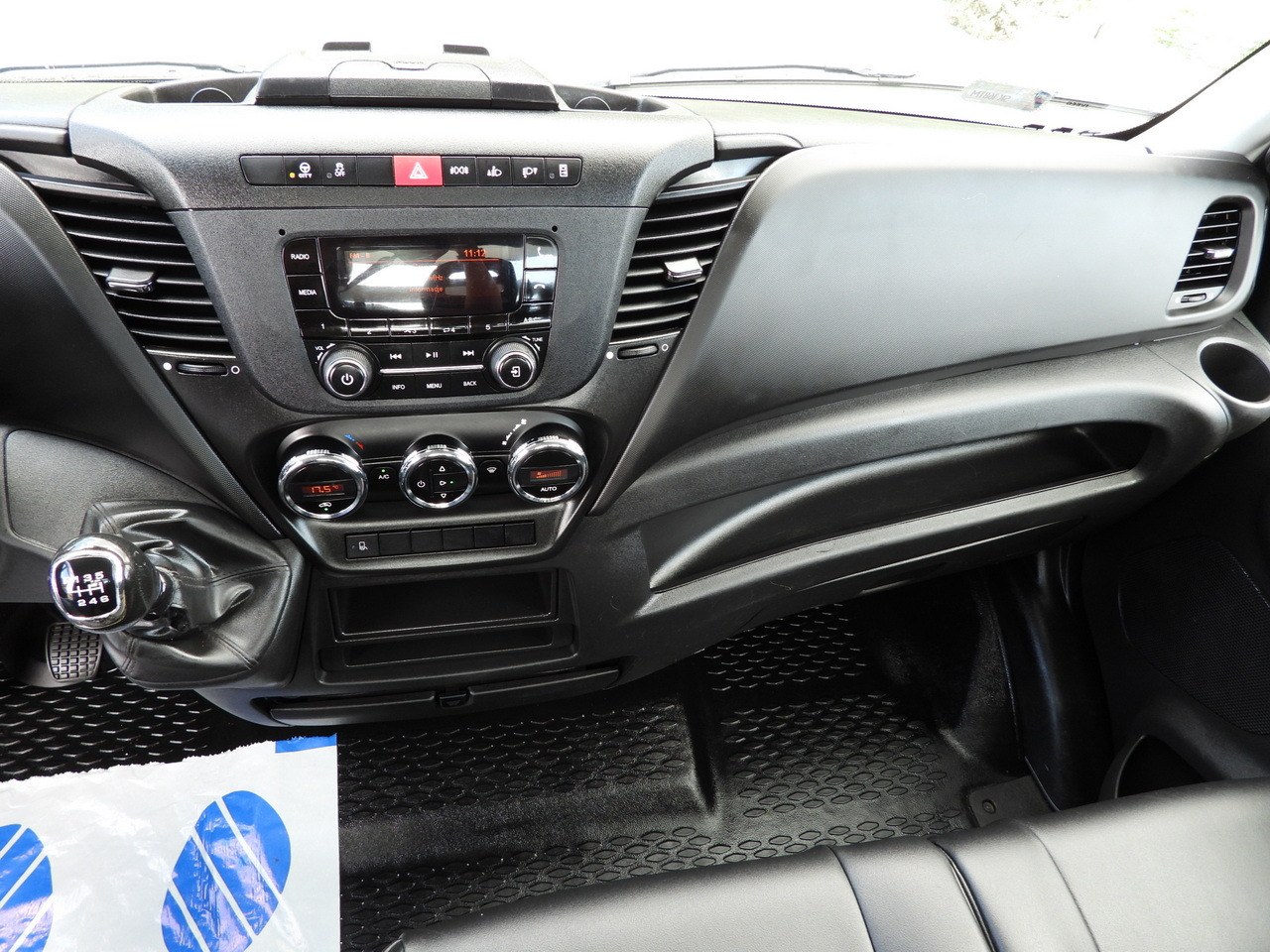 Pritsche Transporter IVECO DAILY 35S16 STAKE BODY 10 PALLETS CRUISE CONTROL AIR CONDITIONING 160HP: das Bild 31 Pritsche Transporter IVECO DAILY 35S16 STAKE BODY 10 PALLETS CRUISE CONTROL AIR CONDITIONING 160HP: das Bild 31