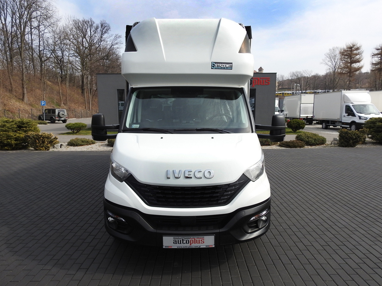 IVECO DAILY 35S18 TARPAULIN 10 PALLETS WEBASTO CRUISE CONTROL AIR CONDITIONING 180HP - Planen Transporter: das Bild 5 IVECO DAILY 35S18 TARPAULIN 10 PALLETS WEBASTO CRUISE CONTROL AIR CONDITIONING 180HP - Planen Transporter: das Bild 5