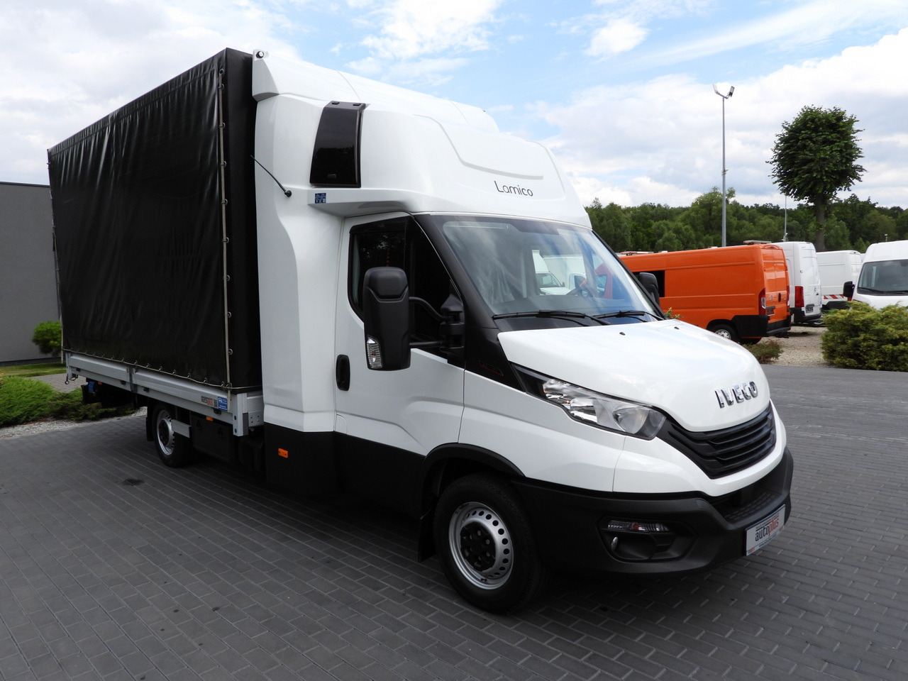 IVECO DAILY 35S18 TARPAULIN LIFT 10 PALLETS WEBASTO CRUISE CONTROL PNEUMATICS AIR CONDITIONING 180HP - Planen Transporter: das Bild 4 IVECO DAILY 35S18 TARPAULIN LIFT 10 PALLETS WEBASTO CRUISE CONTROL PNEUMATICS AIR CONDITIONING 180HP - Planen Transporter: das Bild 4