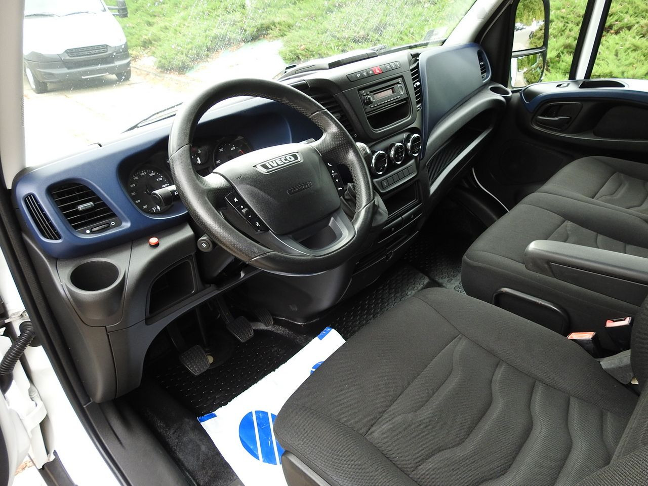 IVECO DAILY 35S18 TARPAULIN LIFT 8 PALLETS CRUISE CONTROL AIR CONDITIONING 180HP - Planen Transporter: das Bild 2 IVECO DAILY 35S18 TARPAULIN LIFT 8 PALLETS CRUISE CONTROL AIR CONDITIONING 180HP - Planen Transporter: das Bild 2