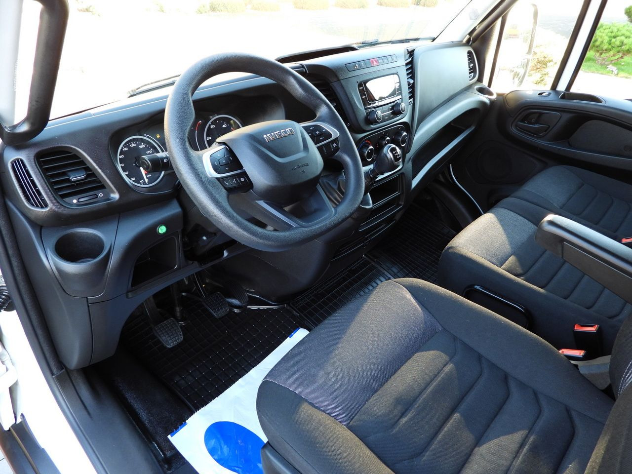 IVECO DAILY 50C16 TARPAULIN 10 PALLETS CRUISE CONTROL TWIN WHEELS AIR CONDITIONING 160HP - Planen Transporter: das Bild 2 IVECO DAILY 50C16 TARPAULIN 10 PALLETS CRUISE CONTROL TWIN WHEELS AIR CONDITIONING 160HP - Planen Transporter: das Bild 2