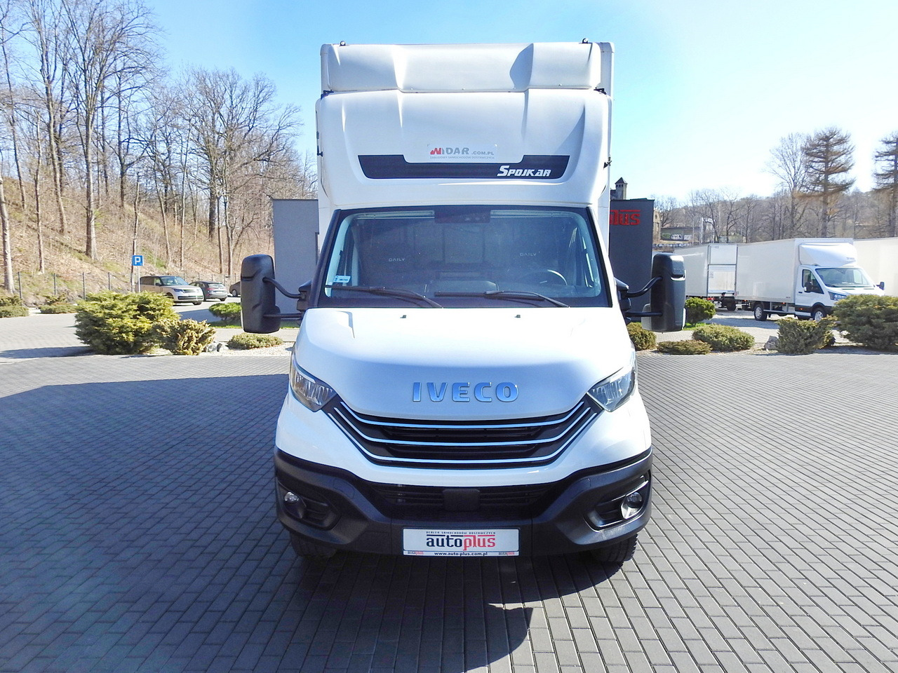 IVECO DAILY 70C18 BOX LIFT 14 PALLETS WEBASTO CRUISE CONTROL NAVIGATION LED LIGHTS TWIN WHEELS AIR CONDITIONING 180HP - Koffer Transporter: das Bild 5 IVECO DAILY 70C18 BOX LIFT 14 PALLETS WEBASTO CRUISE CONTROL NAVIGATION LED LIGHTS TWIN WHEELS AIR CONDITIONING 180HP - Koffer Transporter: das Bild 5