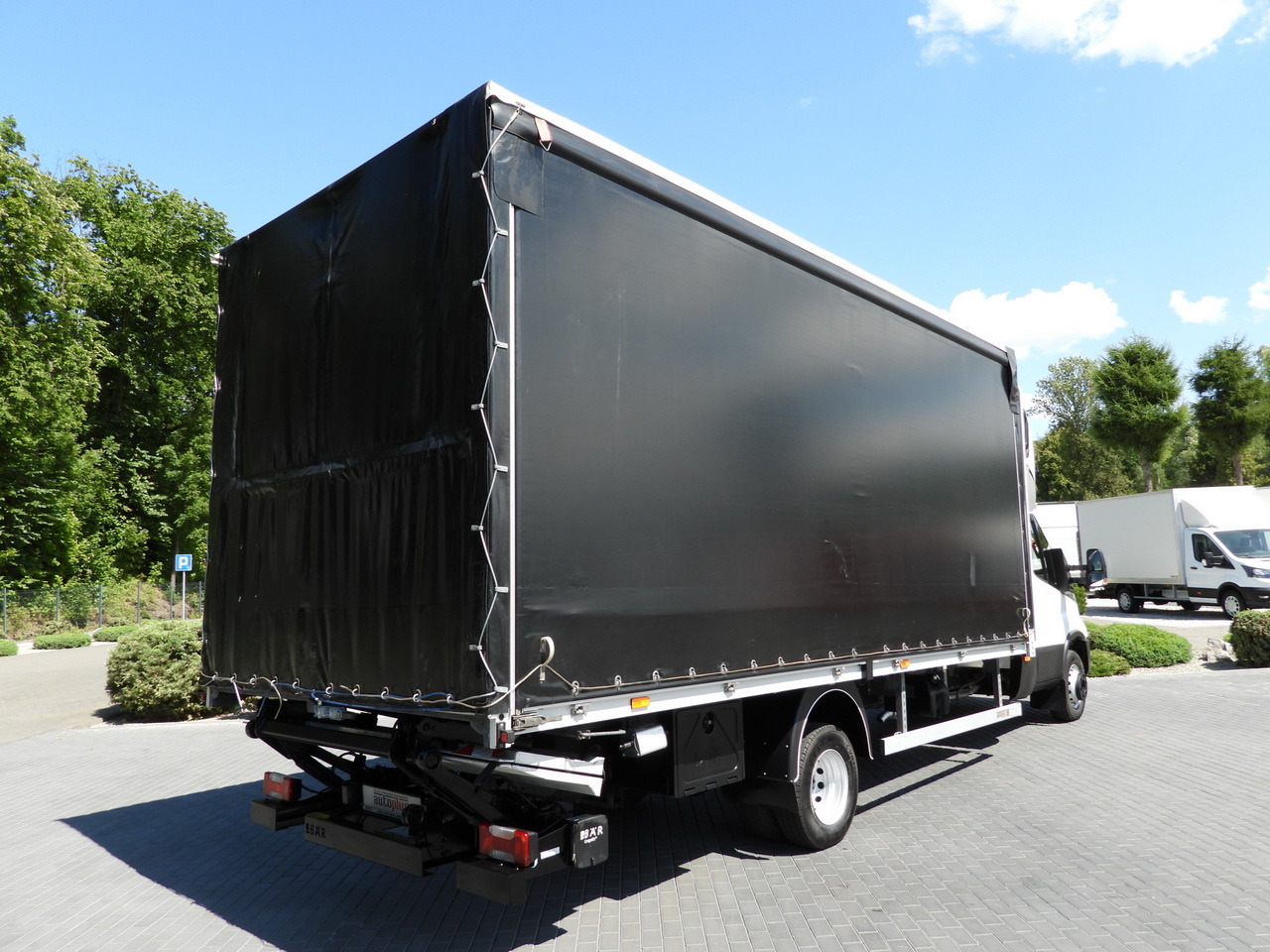 IVECO DAILY 70C18 TARPAULIN LIFT 14 PALLETS WEBASTO CRUISE CONTROL LED LIGHTS TWIN WHEELS AIR CONDITIONING 180HP - Planen Transporter: das Bild 3 IVECO DAILY 70C18 TARPAULIN LIFT 14 PALLETS WEBASTO CRUISE CONTROL LED LIGHTS TWIN WHEELS AIR CONDITIONING 180HP - Planen Transporter: das Bild 3