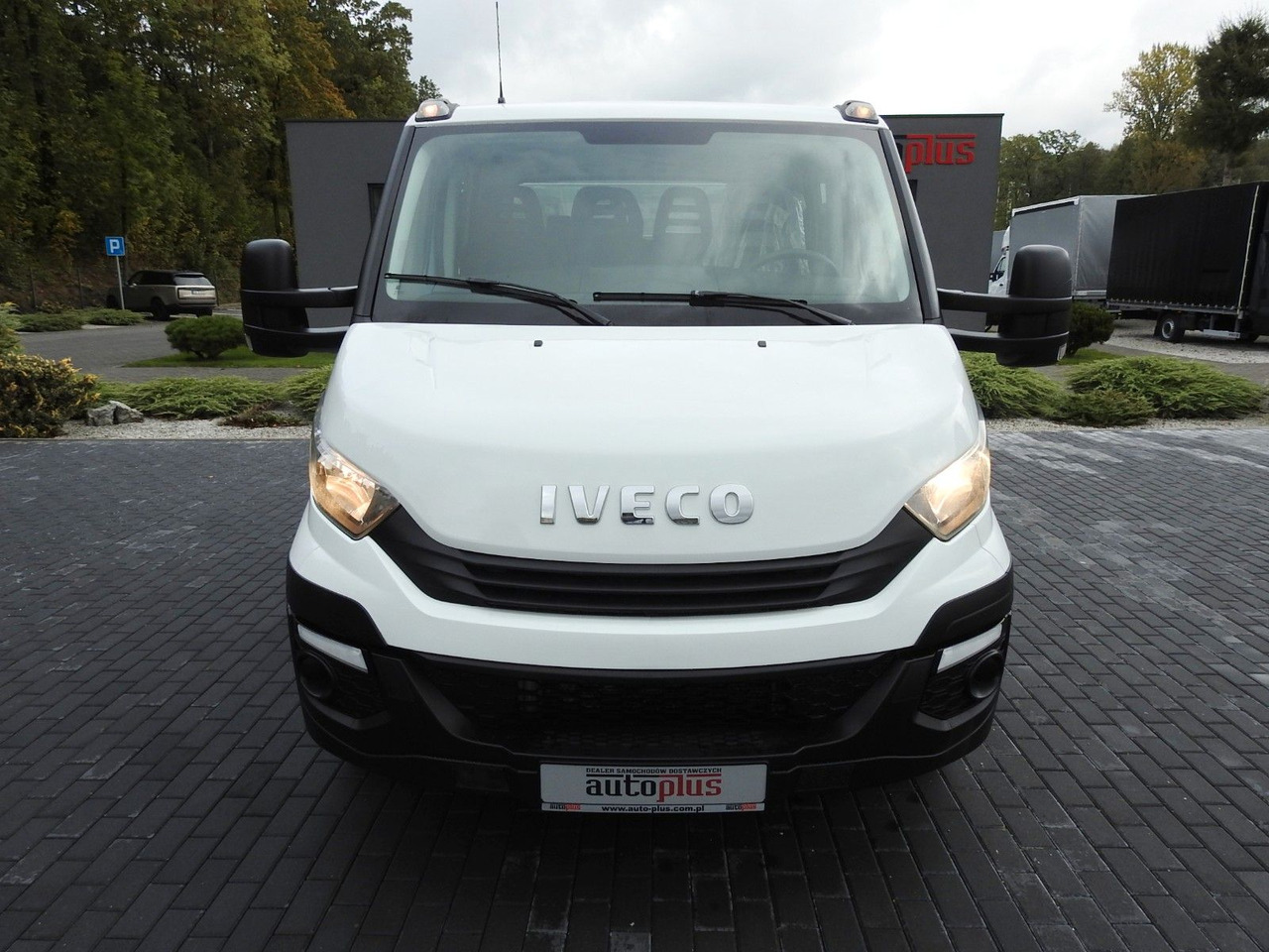 Iveco DAILY 35S15 PRITSCHE DOPPELKABINE DOKA 7 SITZE - Pritsche Transporter, Transporter mit Doppelkabine: das Bild 5 Iveco DAILY 35S15 PRITSCHE DOPPELKABINE DOKA 7 SITZE - Pritsche Transporter, Transporter mit Doppelkabine: das Bild 5