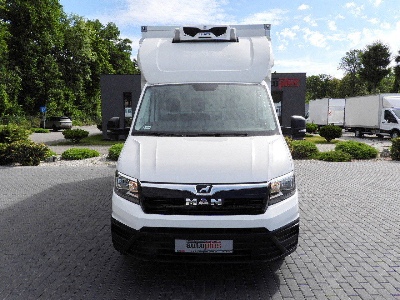 MAN TGE 3.140 REGRIGERATOR BOX -1*C 8 PALLETS HEATING FUNCTION CRUISE CONTROL PNEUMATICS AIR CONDITIONING 140HP - Kühltransporter: das Bild 5 MAN TGE 3.140 REGRIGERATOR BOX -1*C 8 PALLETS HEATING FUNCTION CRUISE CONTROL PNEUMATICS AIR CONDITIONING 140HP - Kühltransporter: das Bild 5