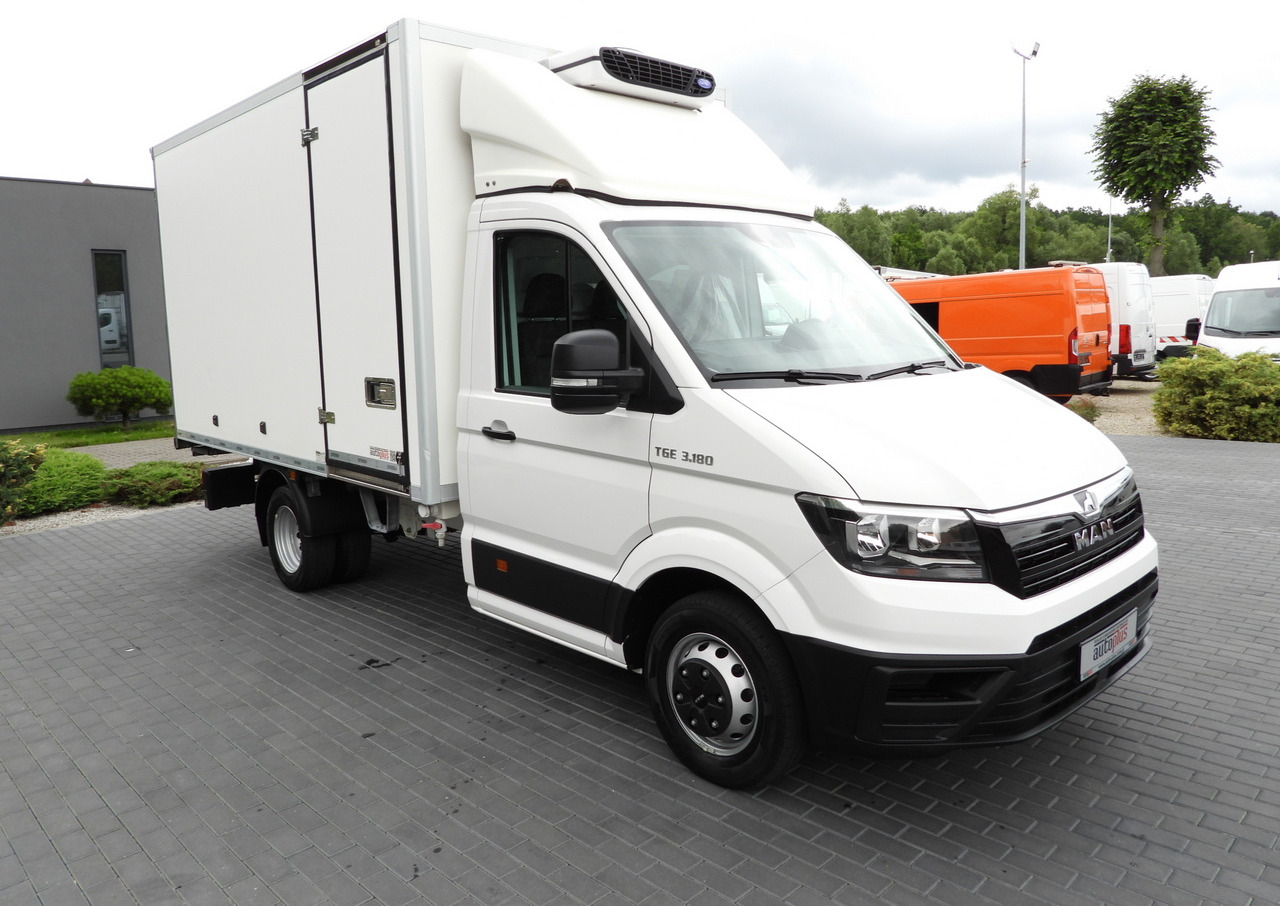 MAN TGE 3.180 REGRIGERATOR BOX 0*C CRUISE CONTROL TWIN WHEELS AIR CONDITIONING 180HP - Kühltransporter: das Bild 4 MAN TGE 3.180 REGRIGERATOR BOX 0*C CRUISE CONTROL TWIN WHEELS AIR CONDITIONING 180HP - Kühltransporter: das Bild 4