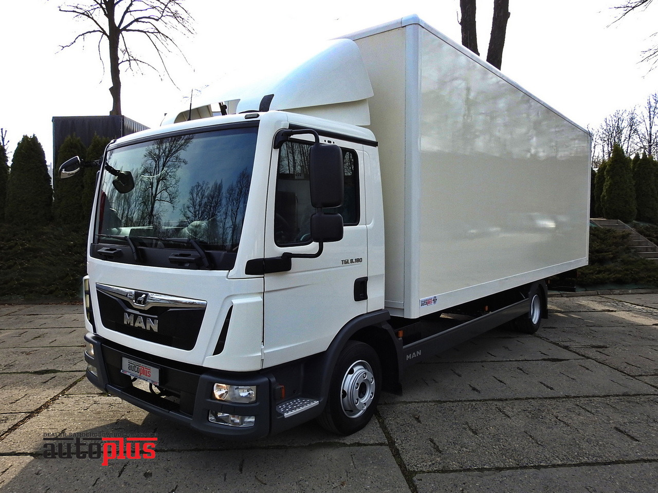 MAN TGL 8.18 BOX 16 PALLETS CRUISE CONTROL TWIN WHEELS 180HP - Koffer LKW: das Bild 1 MAN TGL 8.18 BOX 16 PALLETS CRUISE CONTROL TWIN WHEELS 180HP - Koffer LKW: das Bild 1