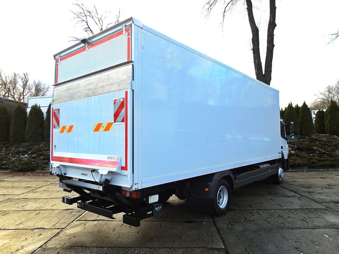 MERCEDES ATEGO 12.24 BOX LIFT 18 PALLETS CRUISE CONTROL AUTOMATIC TRANSMISSION TWIN WHEELS AIR CONDITIONING 240HP - Koffer LKW: das Bild 3 MERCEDES ATEGO 12.24 BOX LIFT 18 PALLETS CRUISE CONTROL AUTOMATIC TRANSMISSION TWIN WHEELS AIR CONDITIONING 240HP - Koffer LKW: das Bild 3