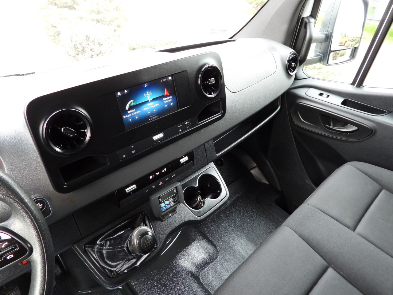 Kühltransporter MERCEDES SPRINTER 314 REGRIGERATOR BOX -1*C CRUISE CONTROL NAVIGATION AIR CONDITIONING 140HP: das Bild 34 Kühltransporter MERCEDES SPRINTER 314 REGRIGERATOR BOX -1*C CRUISE CONTROL NAVIGATION AIR CONDITIONING 140HP: das Bild 34