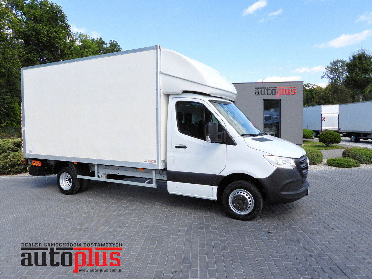 MERCEDES SPRINTER 514 BOX LIFT 8 PALLETS CRUISE CONTROL TWIN WHEELS AIR CONDITIONING 140HP - Koffer Transporter: das Bild 1 MERCEDES SPRINTER 514 BOX LIFT 8 PALLETS CRUISE CONTROL TWIN WHEELS AIR CONDITIONING 140HP - Koffer Transporter: das Bild 1
