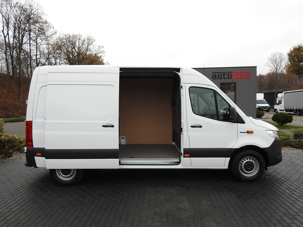 NEU: Kastenwagen MERCEDES eSprinter NEW ELECTRIC VAN AUTOMATIC TRANSMISSION  GUARANTEE  95HP: das Bild 8
