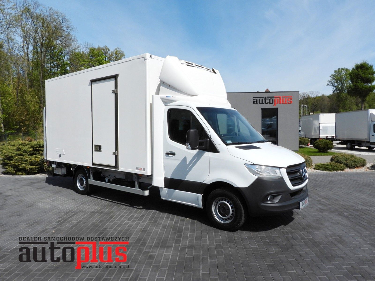 Mercedes-Benz SPRINTER 316 KÜHLKOFFER 0*C AUFZUG 8 PALETTEN - Kühltransporter: das Bild 1 Mercedes-Benz SPRINTER 316 KÜHLKOFFER 0*C AUFZUG 8 PALETTEN - Kühltransporter: das Bild 1