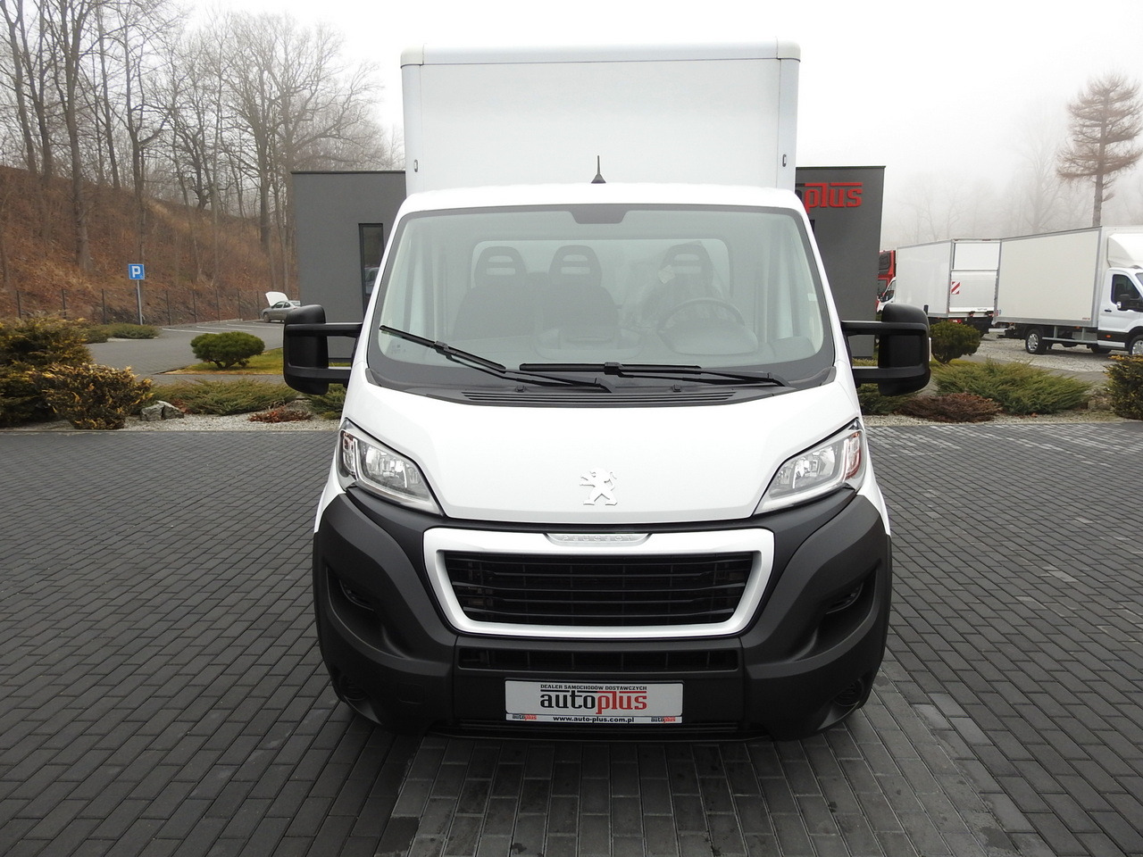 PEUGEOT BOXER BOX LIFT 8 PALLETS CRUISE CONTROL AIR CONDITIONING 140HP - Koffer Transporter: das Bild 5 PEUGEOT BOXER BOX LIFT 8 PALLETS CRUISE CONTROL AIR CONDITIONING 140HP - Koffer Transporter: das Bild 5