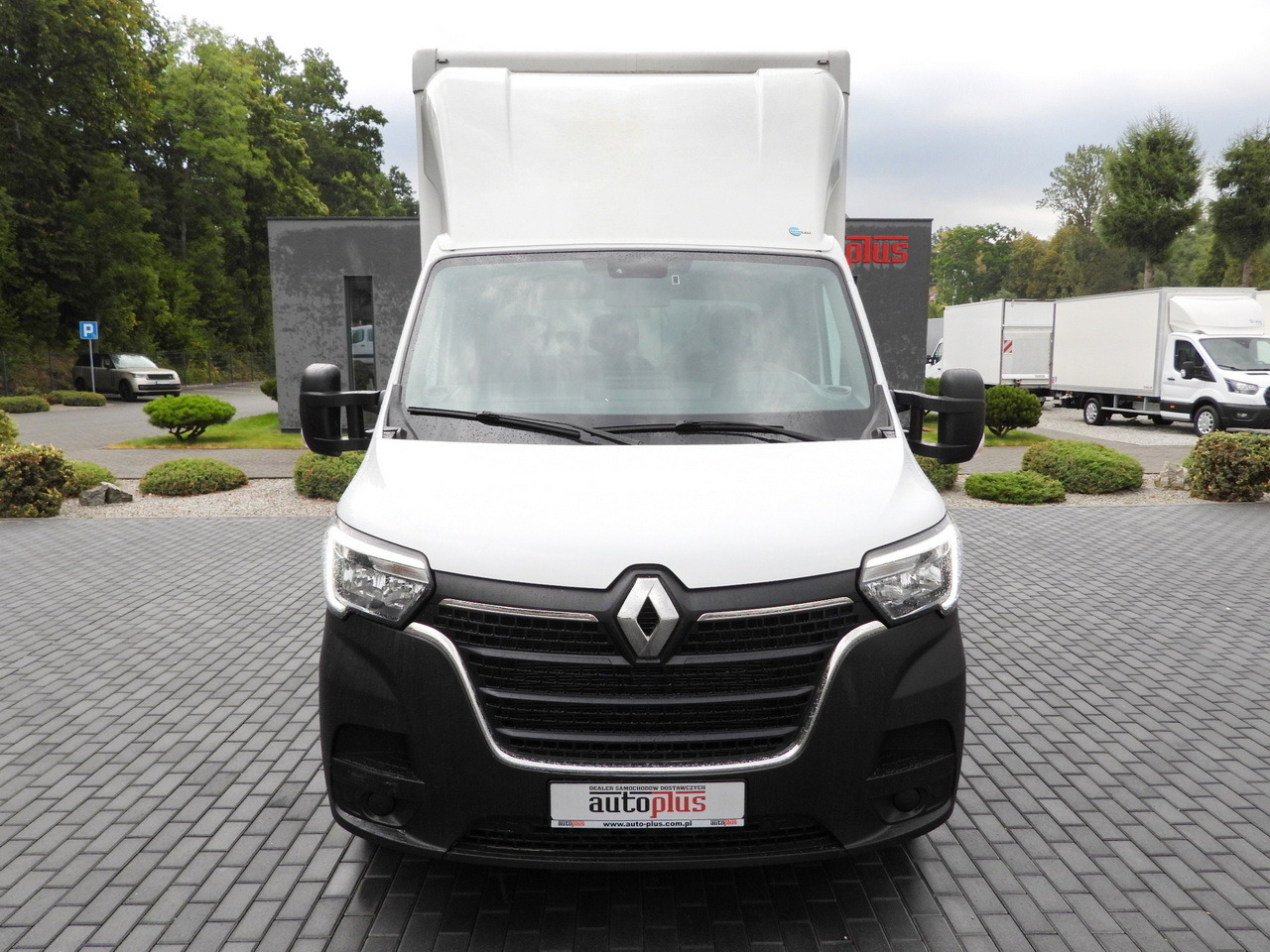 RENAULT MASTER BOX LIFT 8 PALLETS CRUISE CONTROL LED LIGHTS AIR CONDITIONING 145HP - Koffer Transporter: das Bild 5 RENAULT MASTER BOX LIFT 8 PALLETS CRUISE CONTROL LED LIGHTS AIR CONDITIONING 145HP - Koffer Transporter: das Bild 5