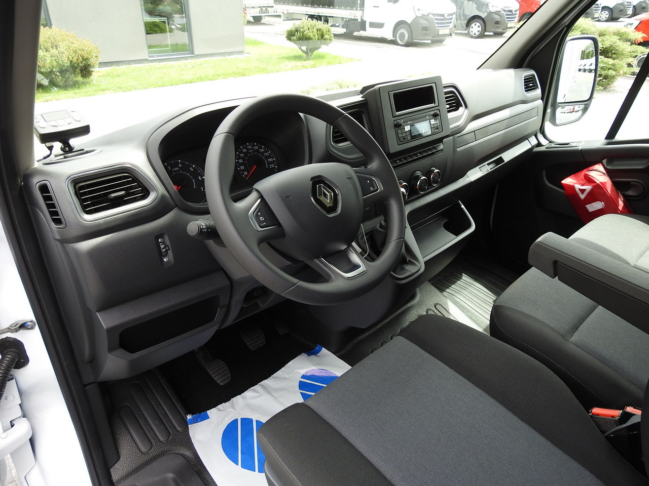 RENAULT MASTER NEW REGRIGERATOR BOX -10*C 8 PALLETS CRUISE CONTROL AIR CONDITIONING LED LIGHTS GUARANTEE 165HP - Kühltransporter: das Bild 2 RENAULT MASTER NEW REGRIGERATOR BOX -10*C 8 PALLETS CRUISE CONTROL AIR CONDITIONING LED LIGHTS GUARANTEE 165HP - Kühltransporter: das Bild 2