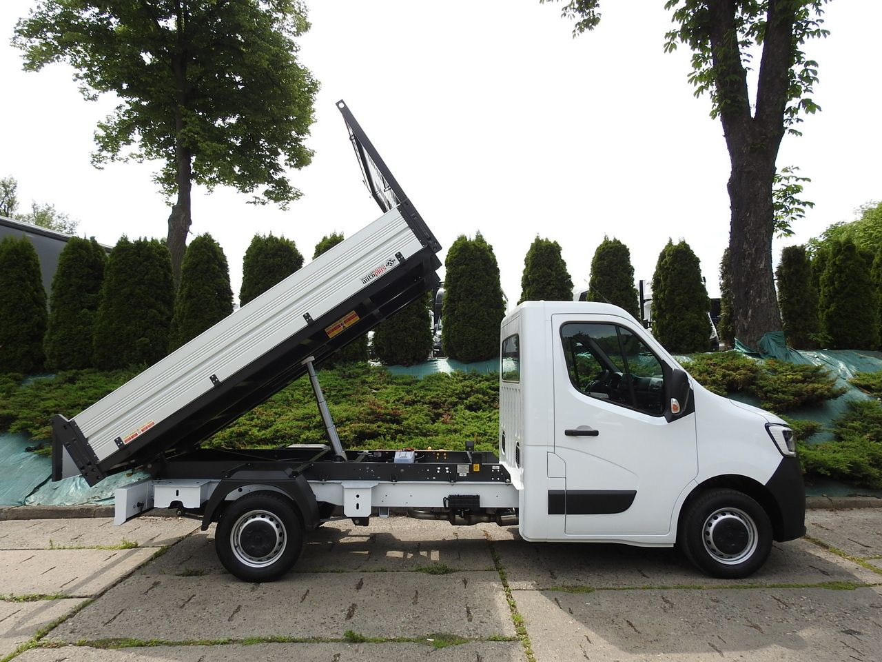 NEU: Kipper Transporter RENAULT MASTER: das Bild 7 NEU: Kipper Transporter RENAULT MASTER: das Bild 7