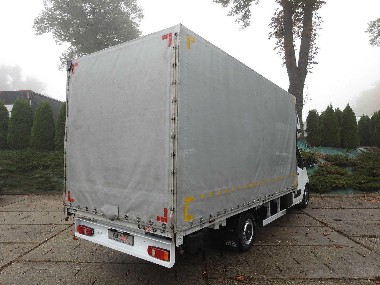 RENAULT MASTER - Planen Transporter: das Bild 3 RENAULT MASTER - Planen Transporter: das Bild 3