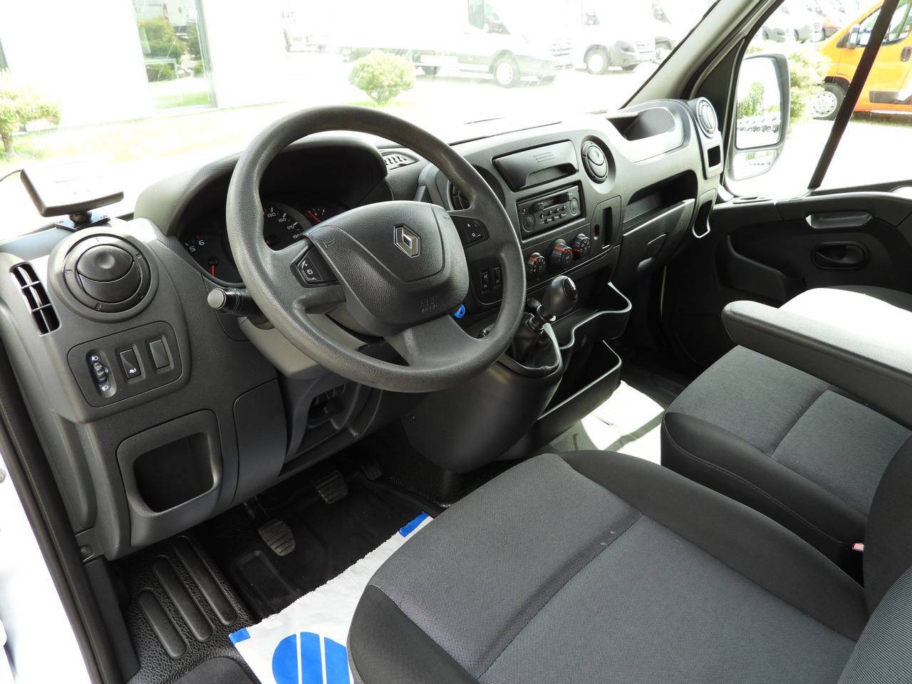 RENAULT MASTER REFRIGERATOR VAN -20*C POWER SUPPLY 230V CRUISE CONTROL AIR CONDITIONING 145HP - Kühltransporter: das Bild 2 RENAULT MASTER REFRIGERATOR VAN -20*C POWER SUPPLY 230V CRUISE CONTROL AIR CONDITIONING 145HP - Kühltransporter: das Bild 2