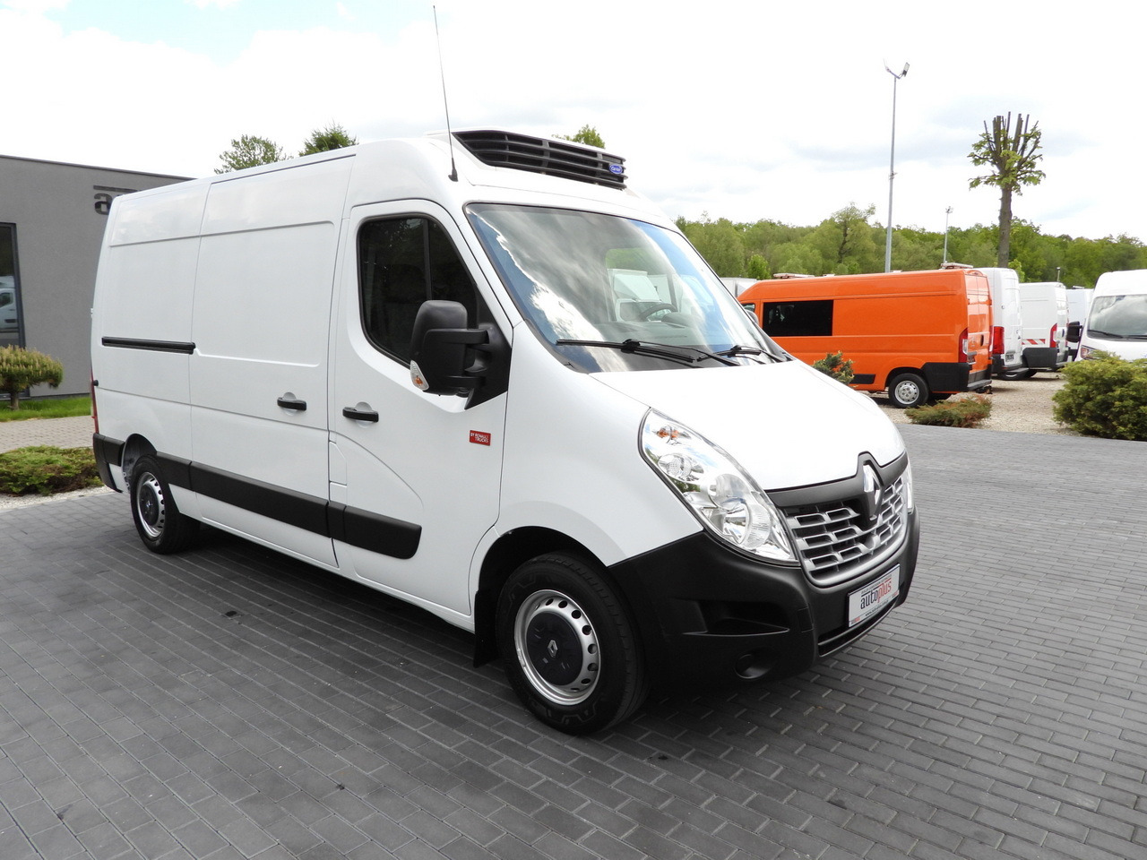 RENAULT MASTER REFRIGERATOR VAN -20*C POWER SUPPLY 230V CRUISE CONTROL AIR CONDITIONING 145HP - Kühltransporter: das Bild 4 RENAULT MASTER REFRIGERATOR VAN -20*C POWER SUPPLY 230V CRUISE CONTROL AIR CONDITIONING 145HP - Kühltransporter: das Bild 4