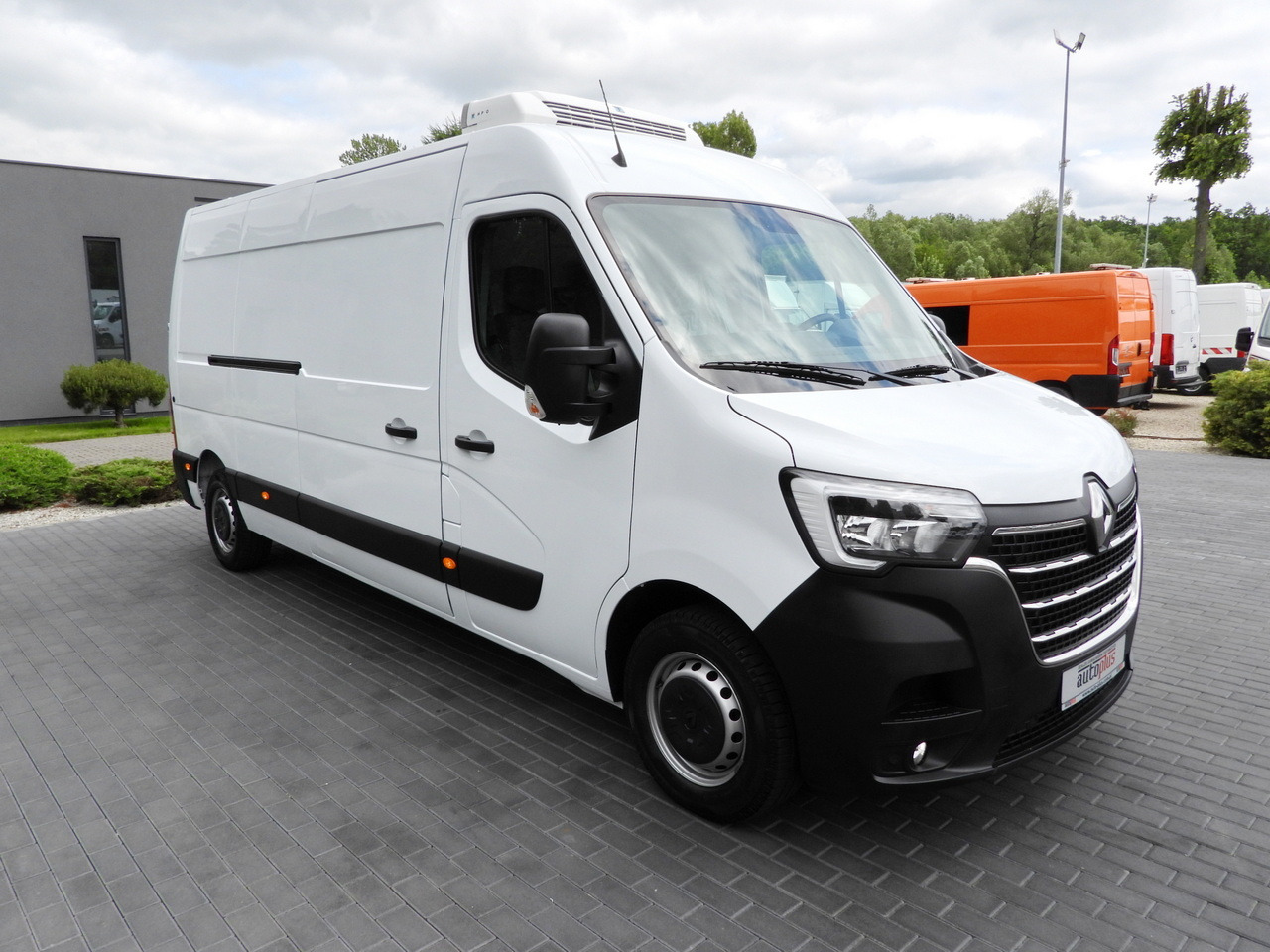 RENAULT MASTER REFRIGERATOR VAN -5*C CRUISE CONTROL NAVIGATION LED LIGHTS AIR CONDITIONING 135HP - Kühltransporter: das Bild 4 RENAULT MASTER REFRIGERATOR VAN -5*C CRUISE CONTROL NAVIGATION LED LIGHTS AIR CONDITIONING 135HP - Kühltransporter: das Bild 4