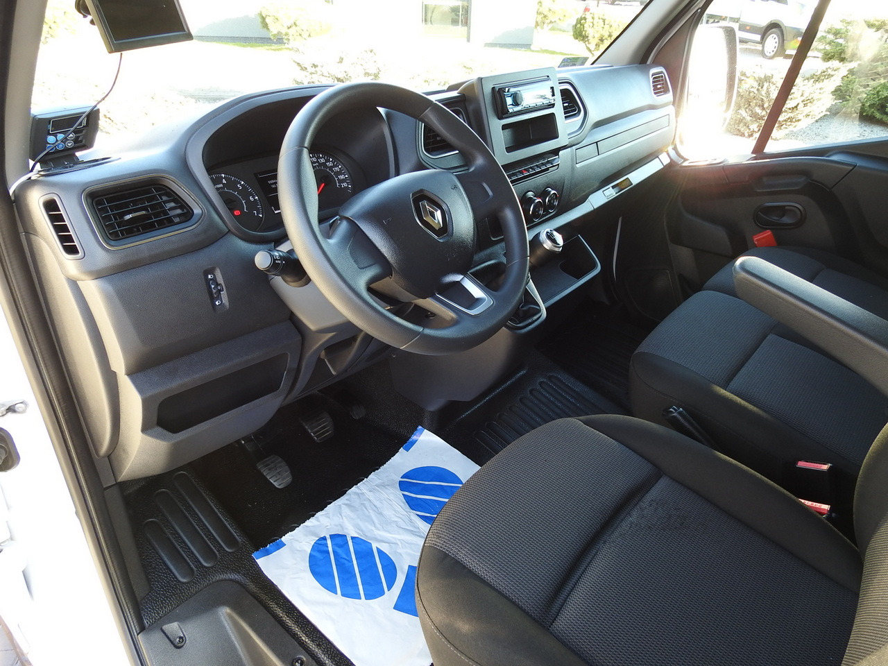 RENAULT MASTER REFRIGERATOR VAN -5*C HEATING FUNCTION POWER SUPPLY 230V AIR CONDITIONING LED LIGHTS 135HP - Kühltransporter: das Bild 2 RENAULT MASTER REFRIGERATOR VAN -5*C HEATING FUNCTION POWER SUPPLY 230V AIR CONDITIONING LED LIGHTS 135HP - Kühltransporter: das Bild 2