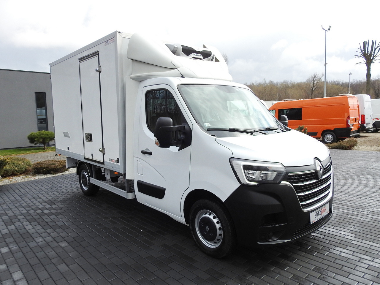 RENAULT MASTER REGRIGERATOR BOX 0*C LED LIGHTS AIR CONDITIONING 145HP - Kühltransporter: das Bild 4 RENAULT MASTER REGRIGERATOR BOX 0*C LED LIGHTS AIR CONDITIONING 145HP - Kühltransporter: das Bild 4
