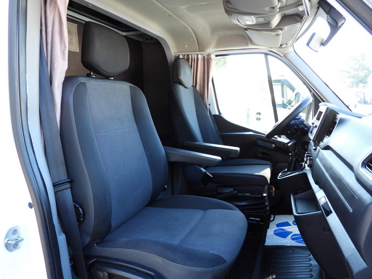 Planen Transporter RENAULT MASTER  TARPAULIN 10 PALLETS WEBASTO CRUISE CONTROL LED LIGHTS PNEUMATICS AIR CONDITIONING  165HP: das Bild 38