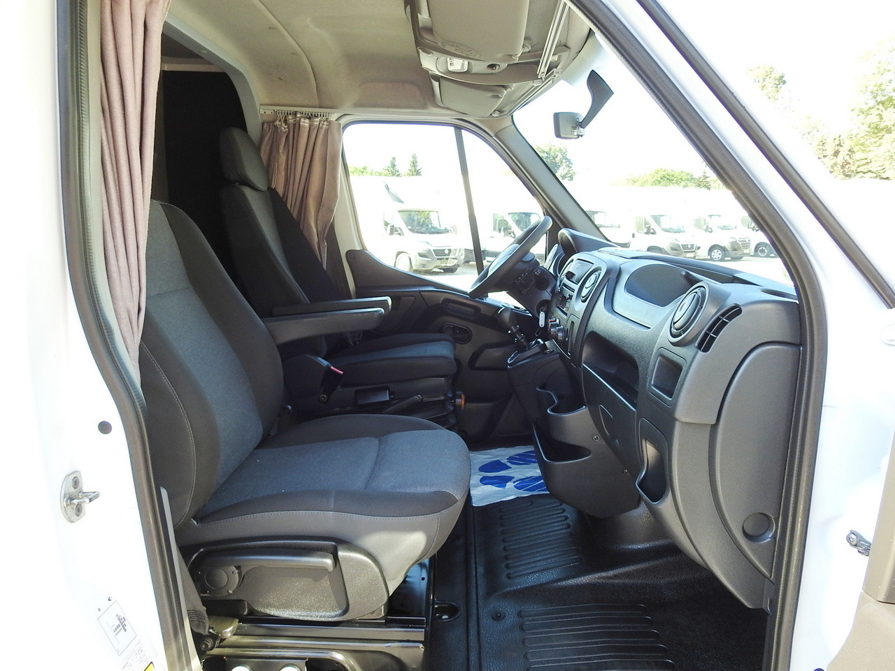 Planen Transporter RENAULT MASTER TARPAULIN 8 PALLETS WEBASTO CRUISE CONTROL AIR CONDITIONING PNEUMATICS  170HP: das Bild 39