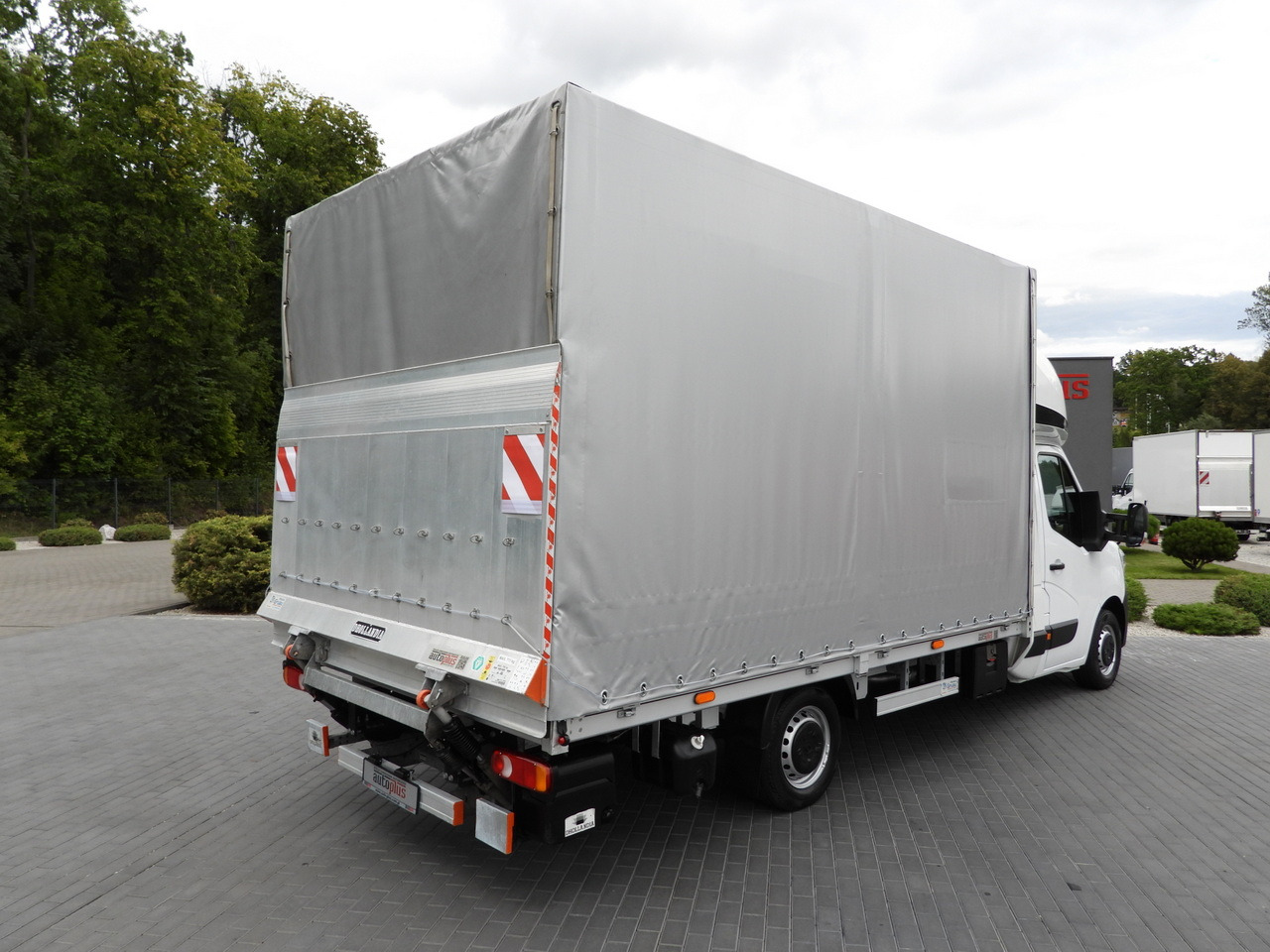 RENAULT MASTER TARPAULIN LIFT 10 PALLETS WEBASTO CRUISE CONTROL LED LIGHTS AIR CONDITIONING 165HP - Planen Transporter: das Bild 3 RENAULT MASTER TARPAULIN LIFT 10 PALLETS WEBASTO CRUISE CONTROL LED LIGHTS AIR CONDITIONING 165HP - Planen Transporter: das Bild 3