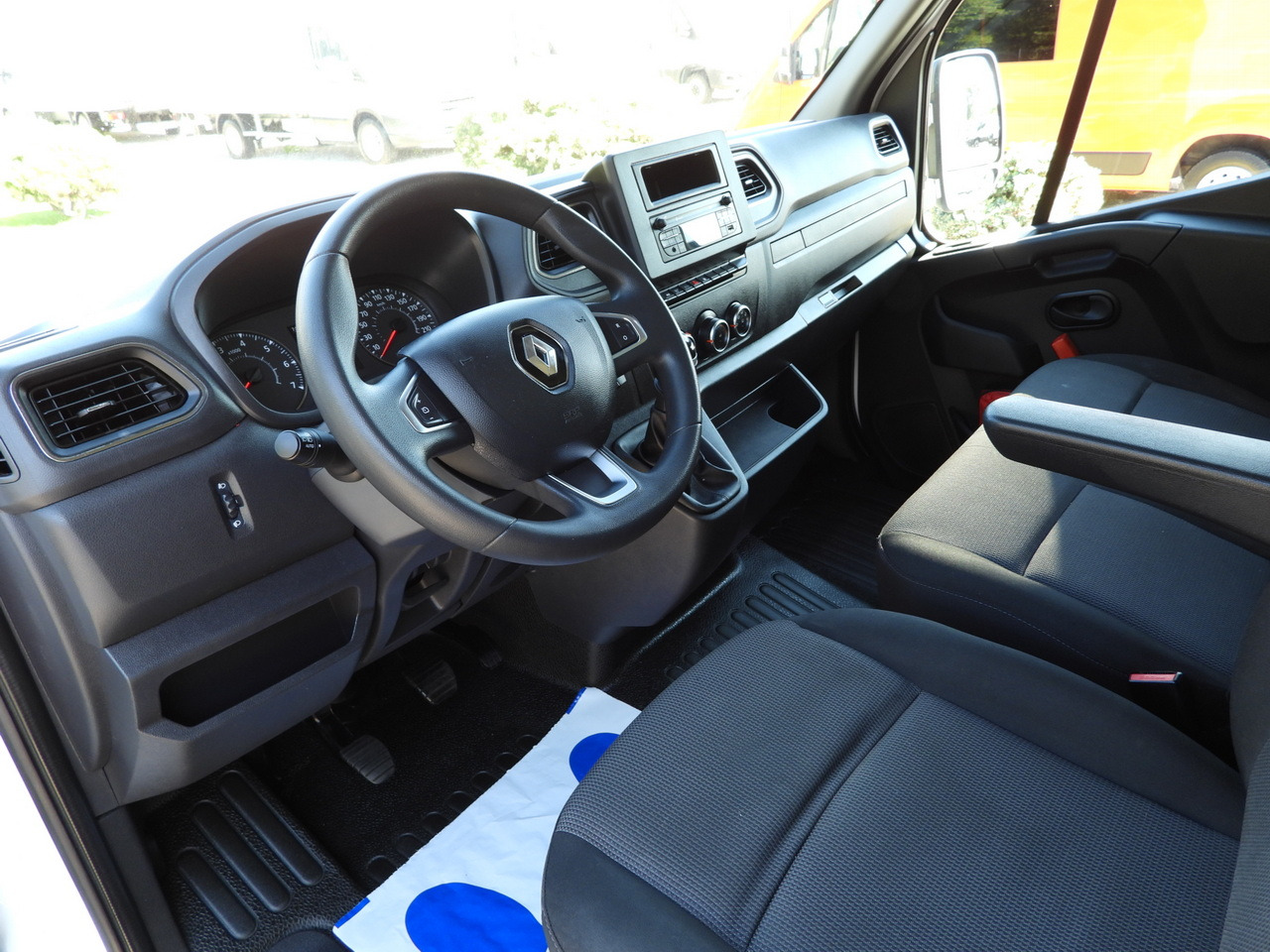RENAULT MASTER TARPAULIN LIFT 10 PALLETS WEBASTO CRUISE CONTROL LED LIGHTS PNEUMATICS AIR CONDITIONING 165HP - Planen Transporter: das Bild 2 RENAULT MASTER TARPAULIN LIFT 10 PALLETS WEBASTO CRUISE CONTROL LED LIGHTS PNEUMATICS AIR CONDITIONING 165HP - Planen Transporter: das Bild 2