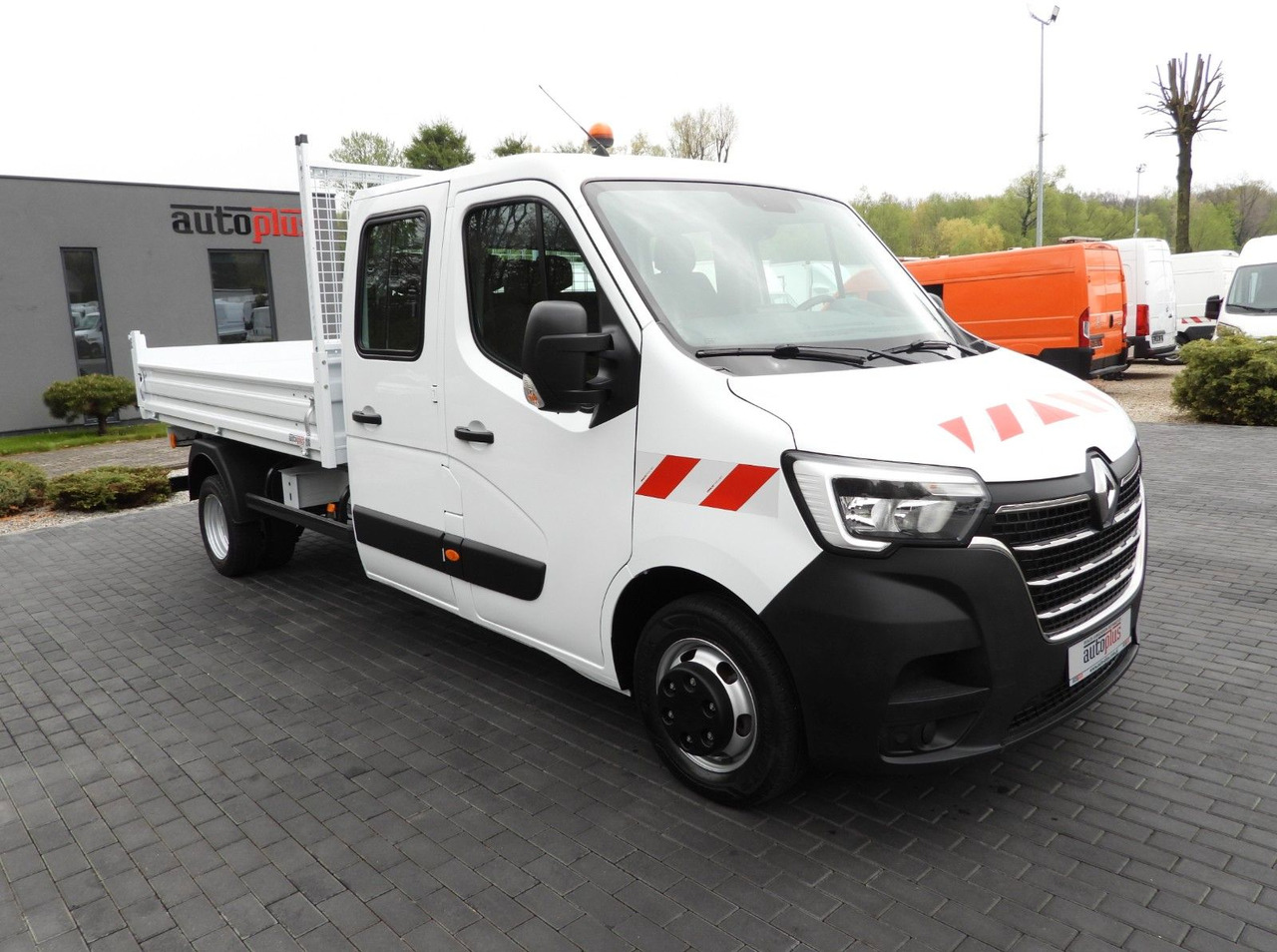 Renault MASTER KIPPER DOPPELKABINE DOKA 6 SITZE TEMPOMAT - Kipper Transporter, Transporter mit Doppelkabine: das Bild 4 Renault MASTER KIPPER DOPPELKABINE DOKA 6 SITZE TEMPOMAT - Kipper Transporter, Transporter mit Doppelkabine: das Bild 4