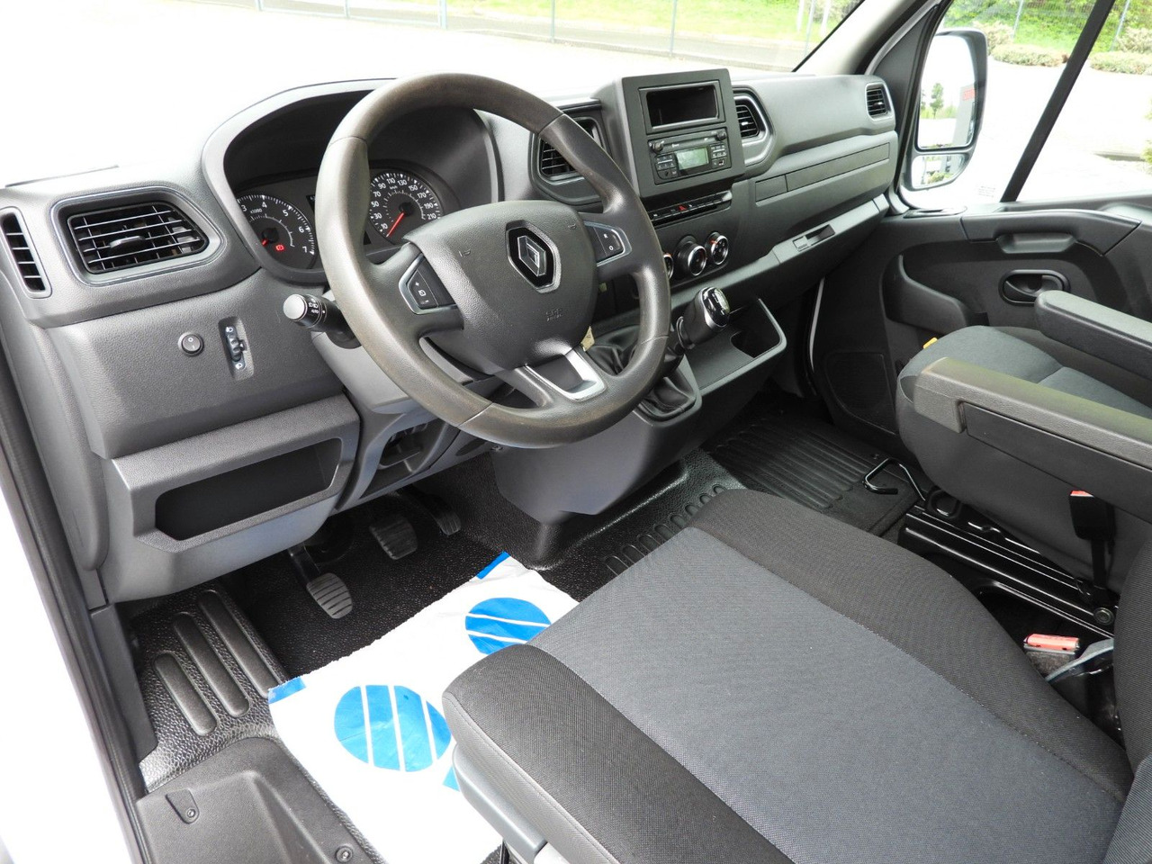 Renault MASTER KIPPER DOPPELKABINE DOKA 6 SITZE TEMPOMAT - Kipper Transporter, Transporter mit Doppelkabine: das Bild 2 Renault MASTER KIPPER DOPPELKABINE DOKA 6 SITZE TEMPOMAT - Kipper Transporter, Transporter mit Doppelkabine: das Bild 2
