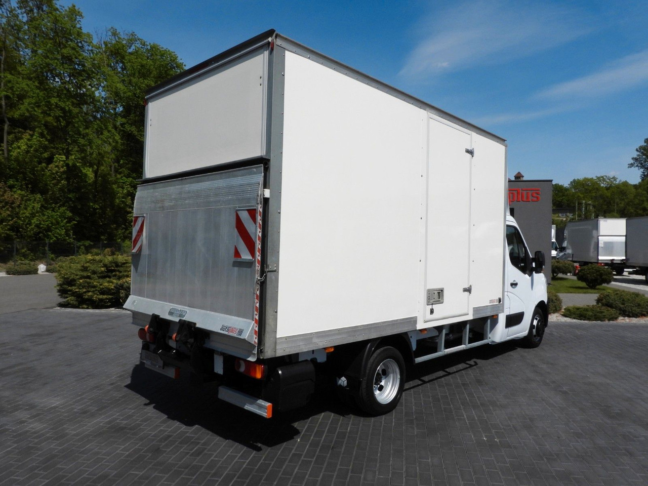 Renault MASTER KOFFER AUFZUG 8 PALETTEN TEMPOMAT NAVI - Koffer Transporter: das Bild 3 Renault MASTER KOFFER AUFZUG 8 PALETTEN TEMPOMAT NAVI - Koffer Transporter: das Bild 3