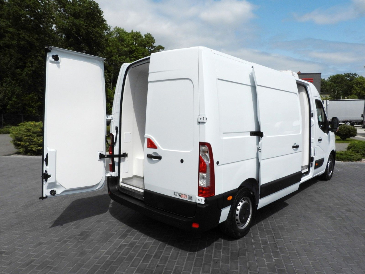 Renault MASTER KÜHLKASTENWAGEN -5*C TEMPOMAT NAVIGATION - Kühltransporter: das Bild 3 Renault MASTER KÜHLKASTENWAGEN -5*C TEMPOMAT NAVIGATION - Kühltransporter: das Bild 3
