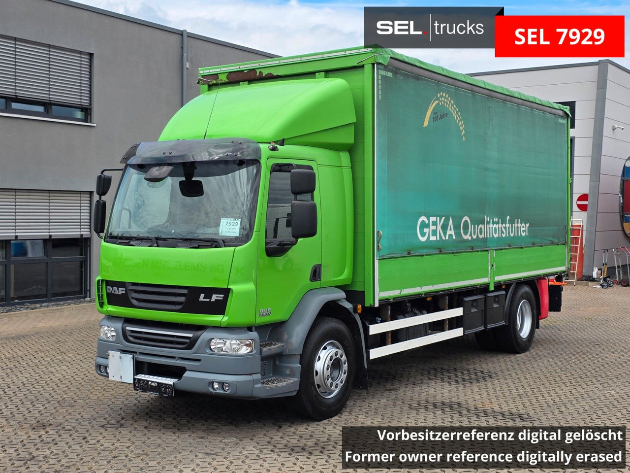 DAF FA LF 55.300 / Ladebordwand + Kofferseite - Plane LKW: das Bild 1 DAF FA LF 55.300 / Ladebordwand + Kofferseite - Plane LKW: das Bild 1