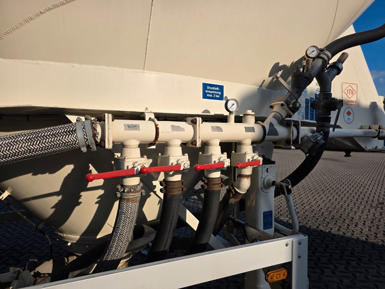 Siloauflieger Feldbinder EUT 40.3/7645/A/2 / 1 Kammer: das Bild 17 Siloauflieger Feldbinder EUT 40.3/7645/A/2 / 1 Kammer: das Bild 17