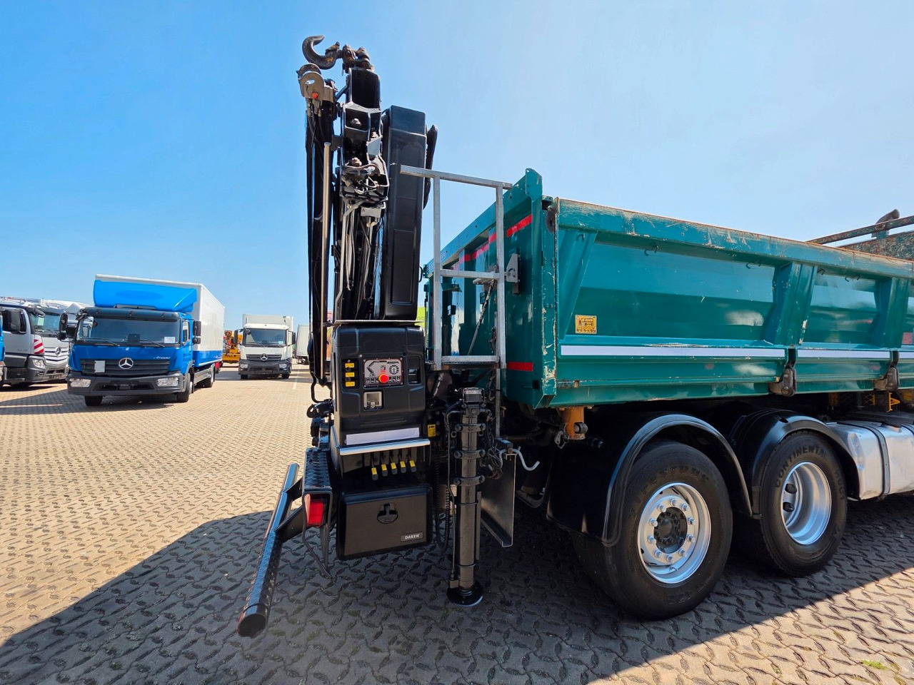 Kipper, Autokran MAN TGS 28.480 6X4H-4 BL /HIAB /Fernbed. / Lenkachse: das Bild 11